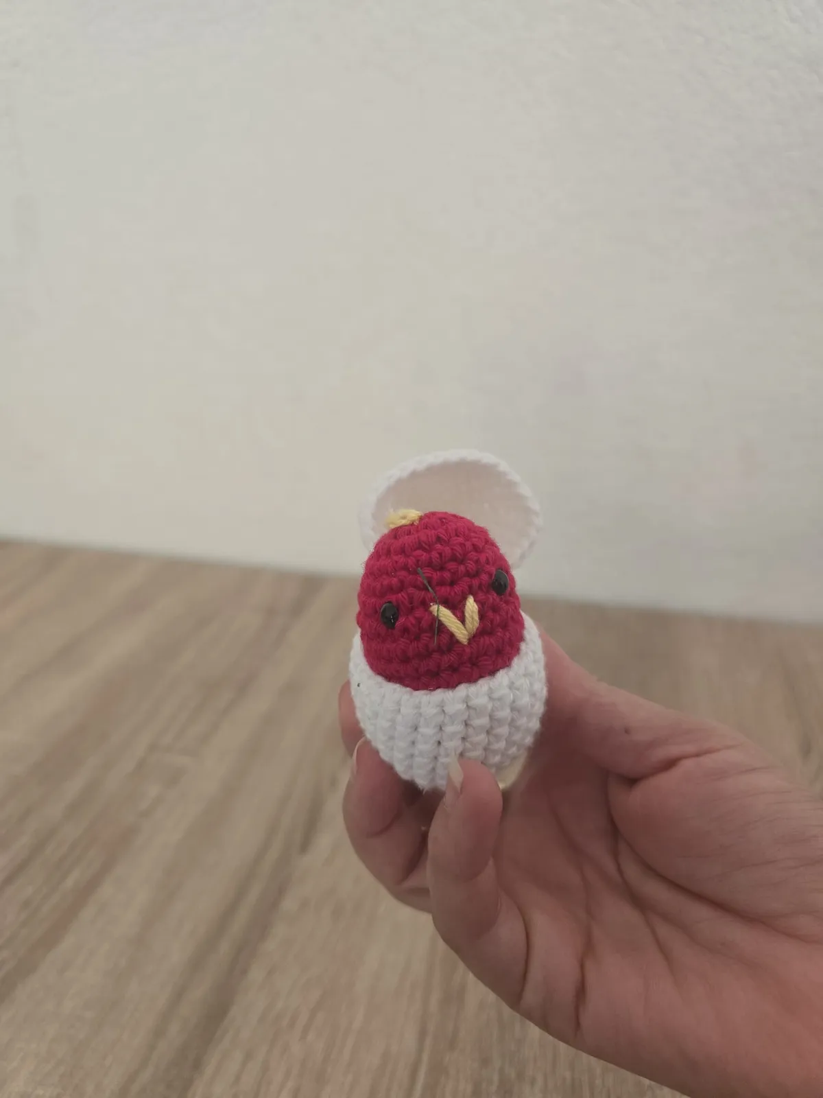 Poussin avec sa coque — photo 2